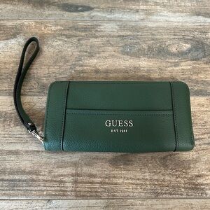 GUESS Green Zip Around Wristlet Wallet w/ Gold Color Hardware Gently USED CLEAN